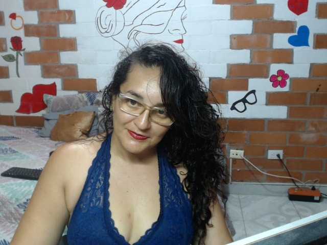 Nuotraukos SaimaJayeb Sound during the PVT or tkns show here !!!! I love man flirtatious and very affectionate *** Make me vibrate and my Squirt is ready for you ***#lovense #squirt #mature #hairy #anal #pvt