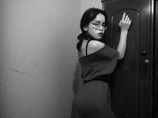 Erotinis vaizdo pokalbis Samanthavaler