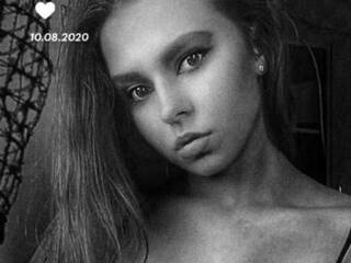 Erotinis vaizdo pokalbis SandyRae