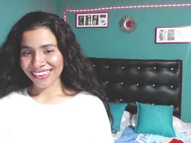 Nuotraukos Sara-mills24 well my loves propose lovense in ass or pussy you who say let's have fun for a while today