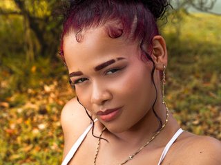 Erotinis vaizdo pokalbis Sara-Walsh