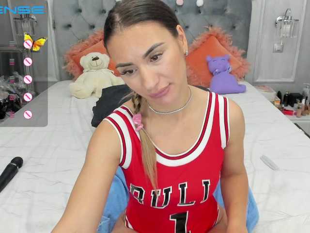Nuotraukos SaraJennyfer Torture me whit your tips!!Spin the wheel for 50 tkjs!#squirt #anal #pussy #bj #joi#cei