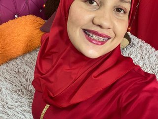 Erotinis vaizdo pokalbis SaraMaalouf