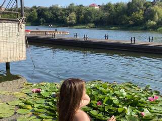 Erotinis vaizdo pokalbis SarraMelluBabe