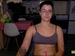 Erotinis vaizdo pokalbis Sashanotfound