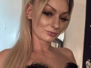 Erotinis vaizdo pokalbis SashaRae