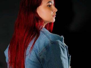 Erotinis vaizdo pokalbis Scarlet-Joness