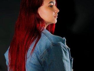 Erotinis vaizdo pokalbis Scarlet-Joness