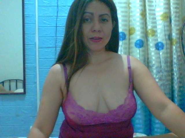 Nuotraukos Scarletteb welcome to my room..Show Boobs 20tk,Play my tits 24tk,Show feet 15tk, pussy view 44tk,show Ass 28tk,Get naked 100tk Kiss 10tk..open cam 30tk.change pantyoutfit 50tksMy lovense is ON,just vibe me