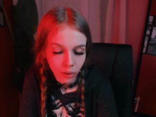 Erotinis vaizdo pokalbis SelenHellsWeet