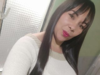 Erotinis vaizdo pokalbis SelennaRouss