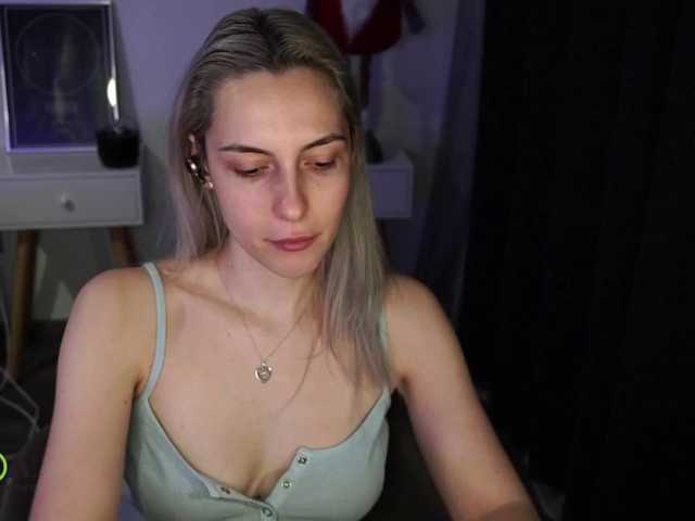 Nuotraukos sensualTrixie Make my pussy wet, Lush is ON! Tip 23 for Ultra High vibes 3 sec. -Top off- [none] remaining tokens