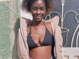 Erotinis vaizdo pokalbis SereneWinslet