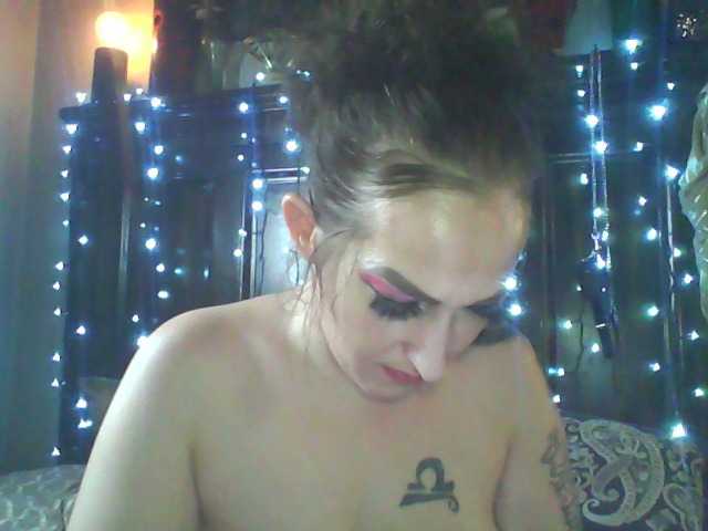 Transliacijos ekrano nuotraukos SexxxyTaylor