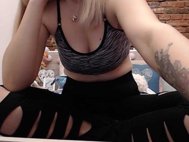 Nuotraukos Amanda_Marry SNAPCHAT 100 TOK !!!! 2 x lush and 1 x domi lets have fun and see me cuming :wink