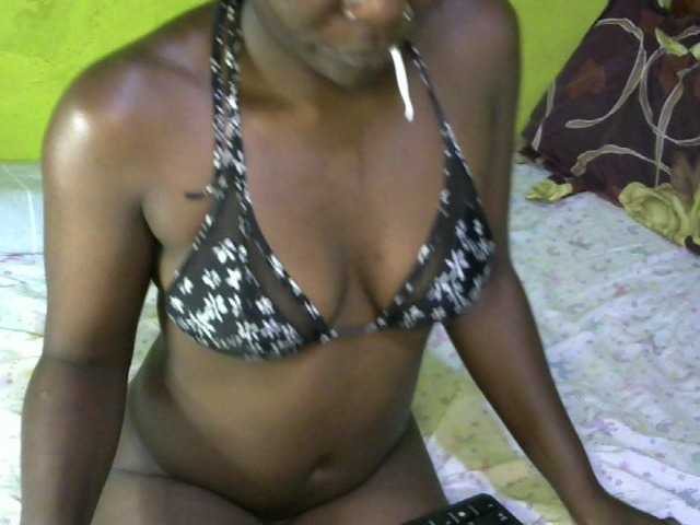 Nuotraukos Sexydee02 hey am new lets chat have fun and mingle together #ebony #new