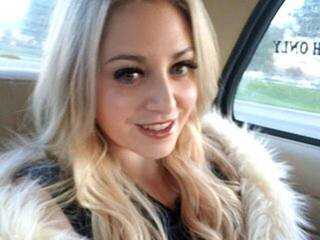 Erotinis vaizdo pokalbis LucieLove