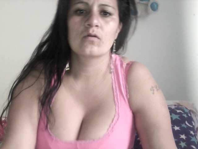 Nuotraukos sexyivoon Show de oil titis 36 ass 27 desnudo 99 suck 10 pussy 45 anal 120 fett 15 oil 45 squirt 300 pvt show cremm 46