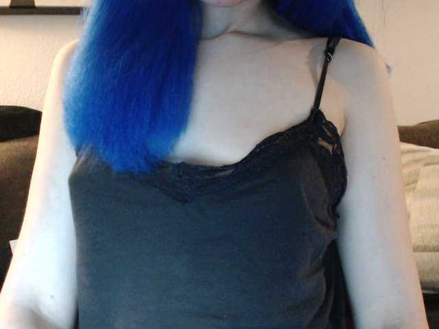 Nuotraukos Bluerazz18 Welcome all! Tip for #lush!! Follow, show support and leave comments to show love! TwitterOnlyFans: @neonsmurfette