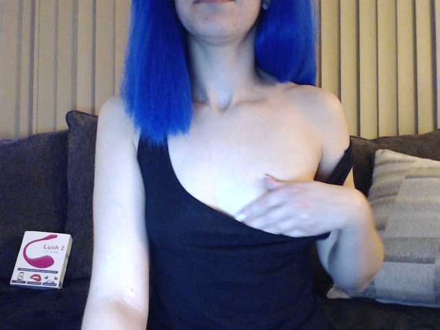 Nuotraukos Bluerazz18 Welcome all! Tip for #lush!! Follow, show support and comment to show love! TwitterOnlyFans: @neonsmurfette