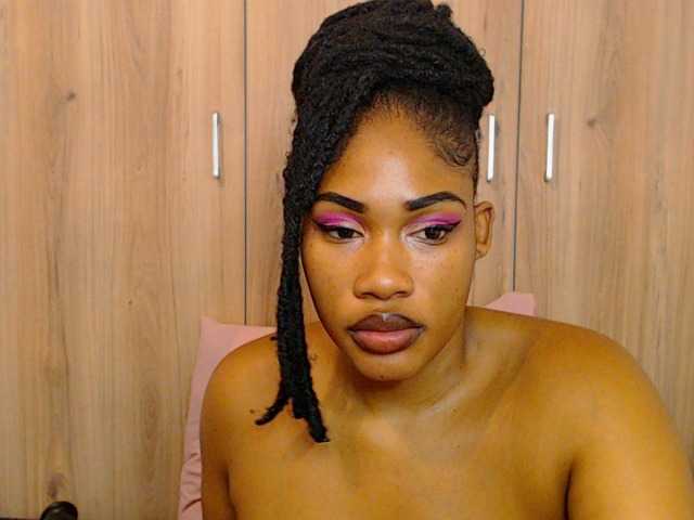 Transliacijos ekrano nuotraukos SexyJuicyLips