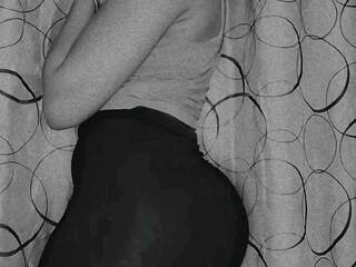 Erotinis vaizdo pokalbis SexyPesh