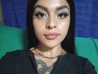 Erotinis vaizdo pokalbis Sharlote-Williams