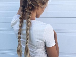 Erotinis vaizdo pokalbis Sharon-Evans