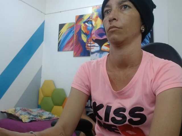 Transliacijos ekrano nuotraukos sharonandlian