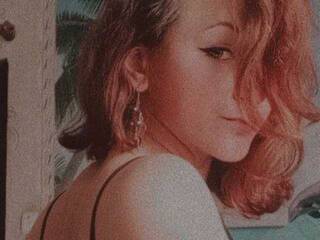 Erotinis vaizdo pokalbis ShineBonita