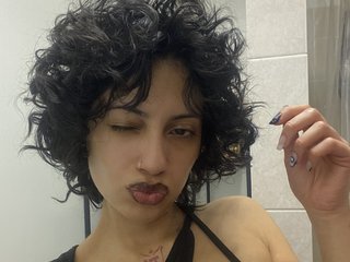 Erotinis vaizdo pokalbis Shyypussyxx