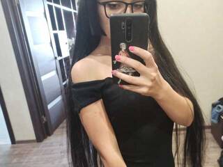 Erotinis vaizdo pokalbis silenna