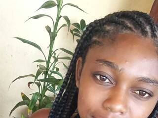 Erotinis vaizdo pokalbis SirenahMayrah