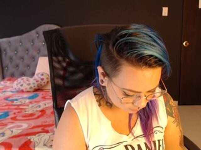 Transliacijos ekrano nuotraukos skyviolet