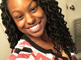 Erotinis vaizdo pokalbis Slimthick20