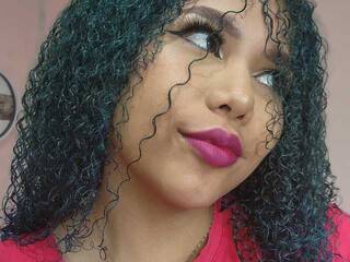 Erotinis vaizdo pokalbis smiling-curly