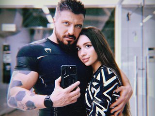 Erotinis vaizdo pokalbis SnakeandTina