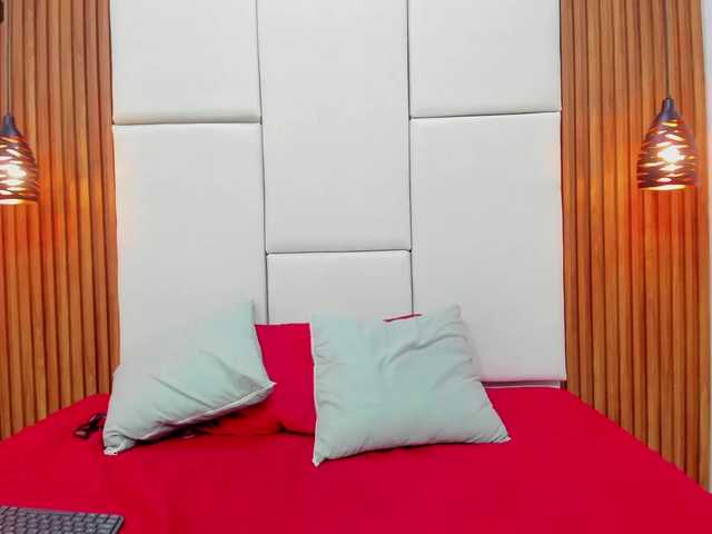 Nuotraukos sofi-web Hi guys, welcome to my room, activate my lush and make me wet with pleasure, help me get my aquirt out