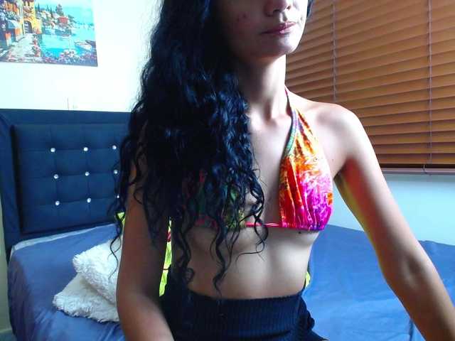 Nuotraukos SofiaFranco Guys i need to squirt help me please!!!squirt at goalpvt on @remain 555
