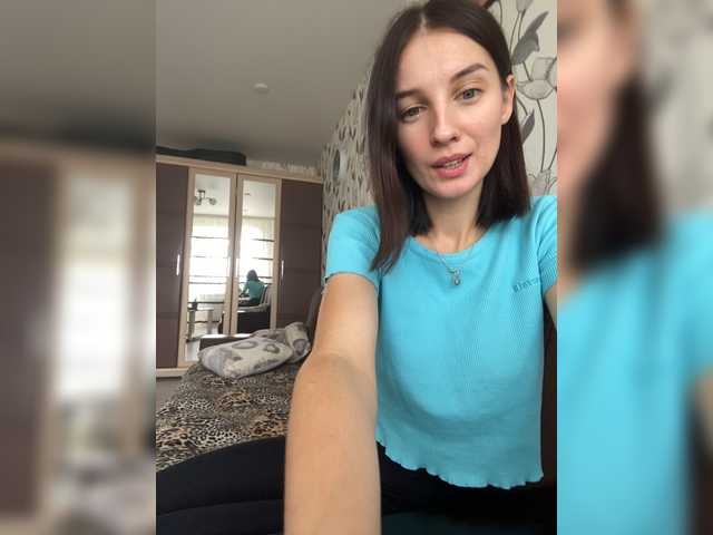 Nuotraukos SoFieRooSe_ Hello everyone!! My name is Sofia))Put love, subscribe, I will be very pleased))I will be very grateful even for 1 token))naked only in a group or private, in free I can only show something)))I'm going to the dream, help!!!))