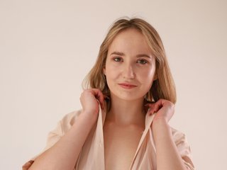 Erotinis vaizdo pokalbis SofieBloom