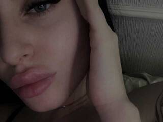 Erotinis vaizdo pokalbis Sofy-s