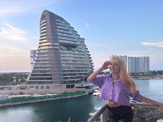 Erotinis vaizdo pokalbis Sofydoll420