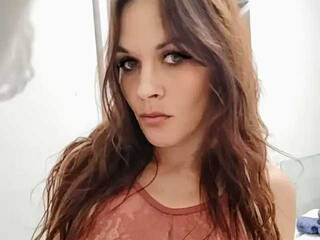 Erotinis vaizdo pokalbis SonyaRed