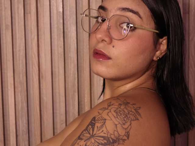 Profilio nuotrauka Sophia-curvy1