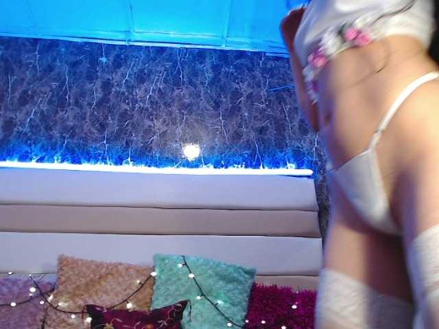 Nuotraukos SophiexTayllo #anal#teen#18#squirt#new#latina#hairy