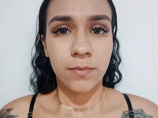 Erotinis vaizdo pokalbis SOPHIIE-ADAMS