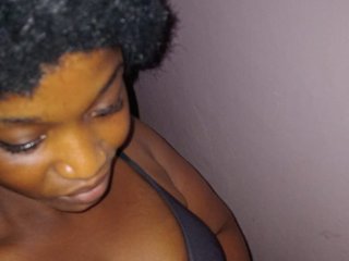 Erotinis vaizdo pokalbis Squirty-Pussy