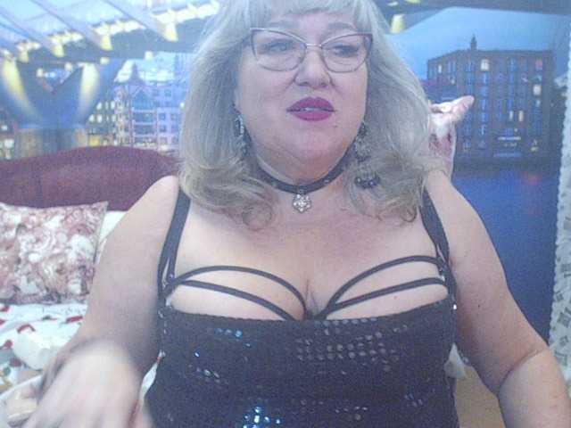 Nuotraukos StarMarmela Hi boys!! Cam - 50 Boobs Token - 30 Firm Ass - 35 Wet Pussy Show - 55! Naked-100 SQUIRT only in private! Have a good mood!!!