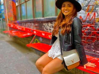 Erotinis vaizdo pokalbis StephanieDaniels